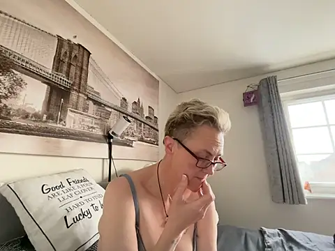 Curvy-Jinx online show from March 2026 07:43:01 AM