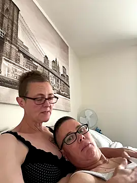 Curvy-Jinx online show from September 2025 07:34:02 AM
