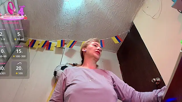 Snapshot of rachelroberts chatting on July 2026 08:13:01 AM rachelroberts online show from July 2026 08:13:01 AM