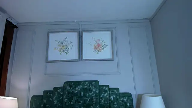 mia kisses2 online show from January 2026 05:01:01 AM