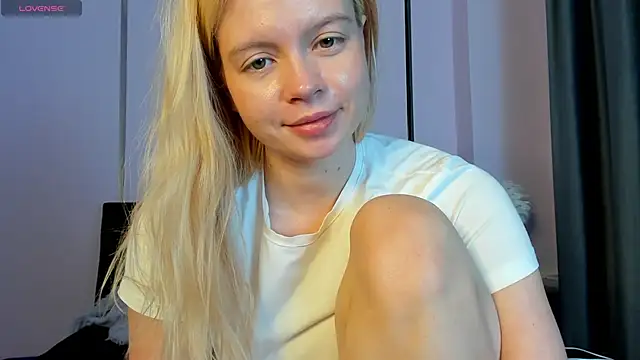 Snapshot of AlisaGoldie chatting on September 2025 05:31:02 PM AlisaGoldie online show from September 2025 05:31:02 PM