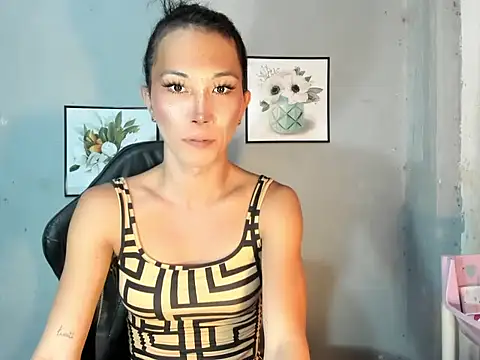 ladychix online show from April 2026 10:17:01 AM