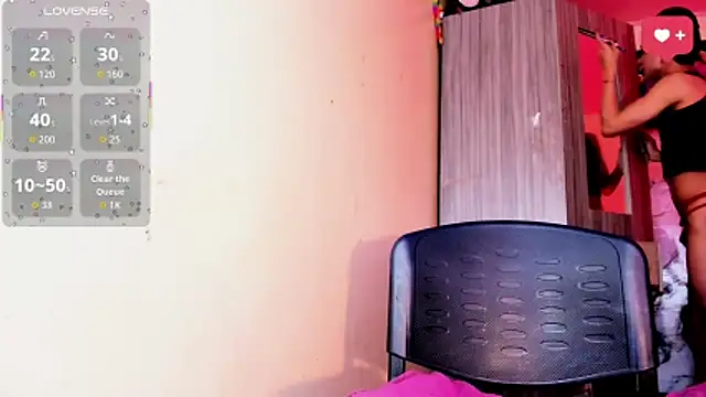 Rossedewitt  online show from April 2026 06:58:01 PM