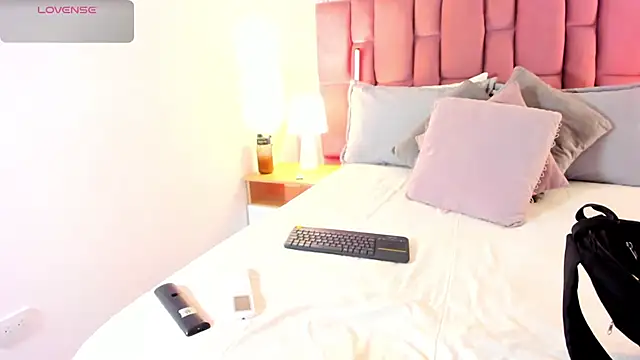 MartinaRizzi online show from December 2025 03:27:01 AM