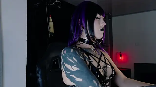 Angelabl0odborne online show from February 2026 11:26:01 PM