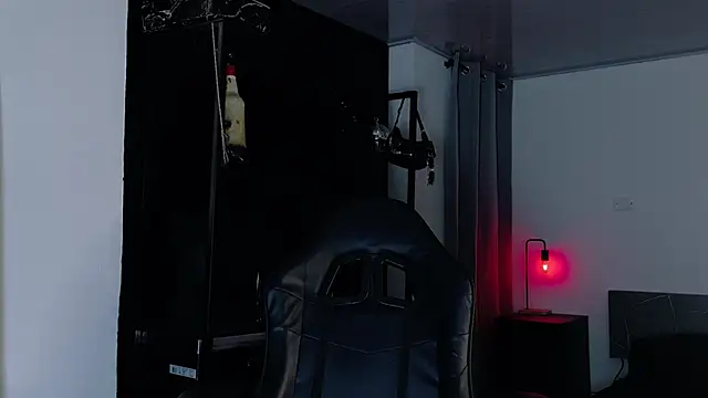 Angelabl0odborne online show from December 2025 06:09:02 PM