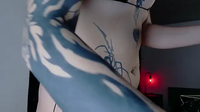 Angelabl0odborne online show from November 2025 04:17:01 PM