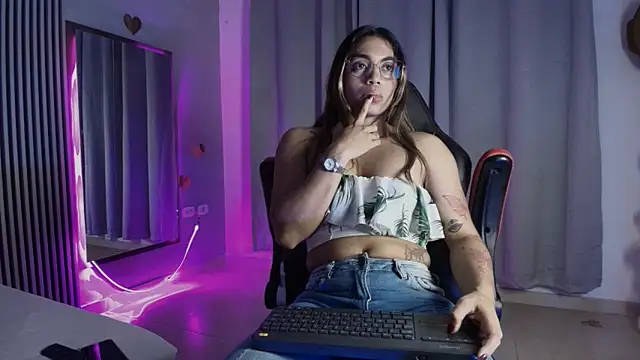 rachell owen online show from November 2025 04:38:01 AM