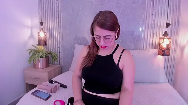 Emili  hot online show from January 2026 11:47:01 AM