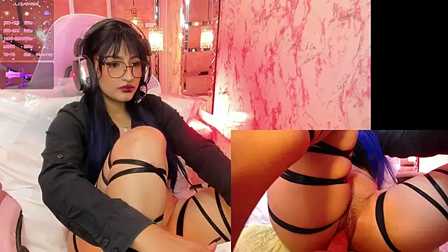 AriaNova  online show from December 2025 01:43:02 PM