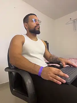 vincentjaxon online show from November 2025 08:41:02 AM