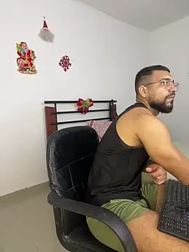 vincentjaxon online show from December 2025 10:42:02 AM