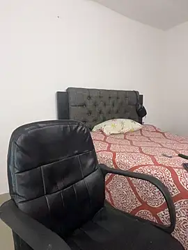 vincentjaxon online show from November 2025 12:42:02 PM