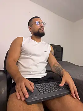 vincentjaxon online show from October 2025 11:42:02 AM