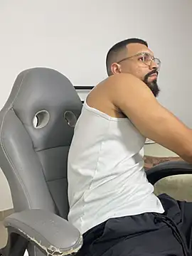 vincentjaxon online show from March 2026 06:15:02 PM