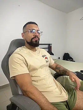 vincentjaxon online show from February 2026 06:52:01 PM