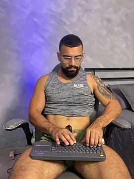 vincentjaxon online show from April 2026 07:52:01 PM