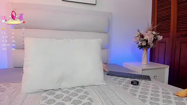 Natasha stone  online show from September 2025 01:17:02 PM