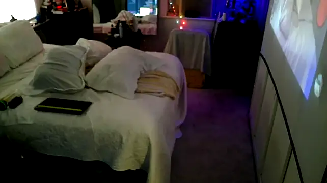 Luv2SuckBWC92 online show from October 2025 02:03:02 PM