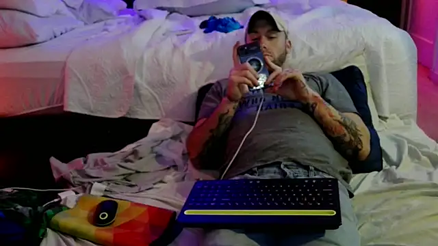 Luv2SuckBWC92 online show from October 2025 07:12:02 AM