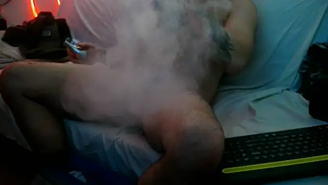 Snapshot of Luv2SuckBWC92 chatting on October 2025 03:00:02 PM Luv2SuckBWC92 online show from October 2025 03:00:02 PM