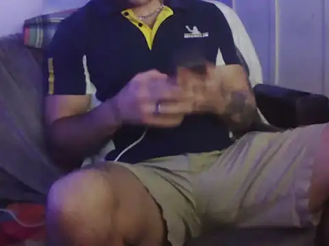 Luv2SuckBWC92 online show from September 2025 06:12:02 AM
