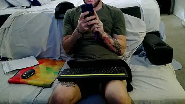 Luv2SuckBWC92 online show from October 2025 09:04:02 PM