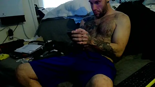 Snapshot of Luv2SuckBWC92 chatting on December 2025 04:05:02 PM Luv2SuckBWC92 online show from December 2025 04:05:02 PM