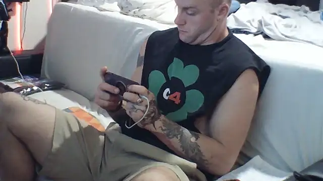 Luv2SuckBWC92 online show from September 2025 01:39:02 AM