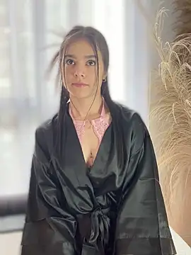 Sofi Leal online show from November 2025 12:08:01 PM