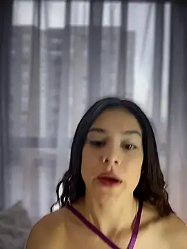 Sofi Leal online show from March 2026 12:28:02 PM