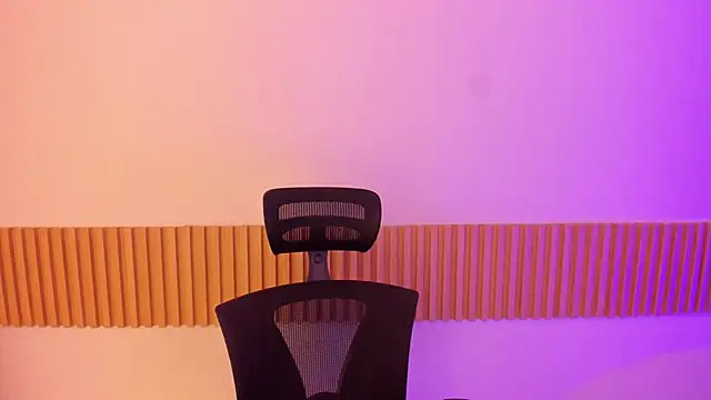 OliviaSweett online show from October 2025 06:52:02 PM