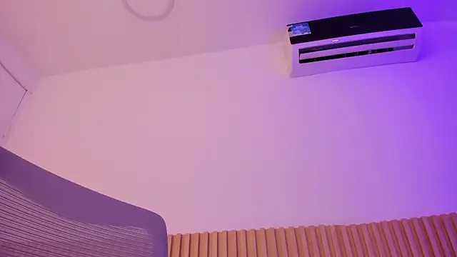 OliviaSweett online show from February 2026 07:00:01 PM