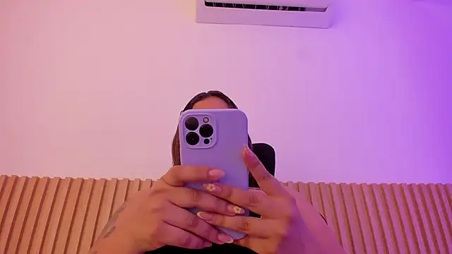 OliviaSweett online show from November 2025 07:18:01 PM