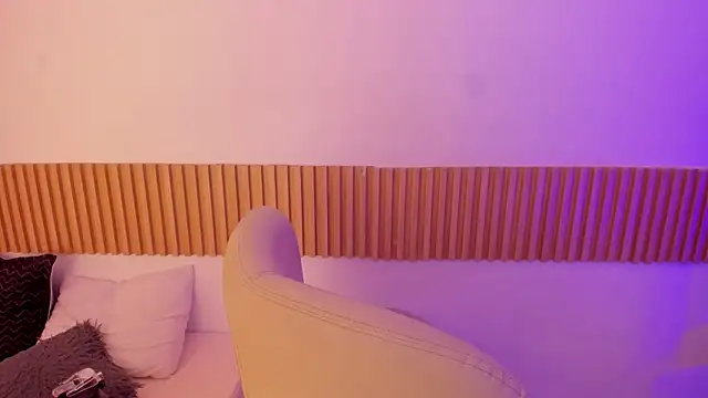 OliviaSweett online show from November 2025 06:56:01 PM