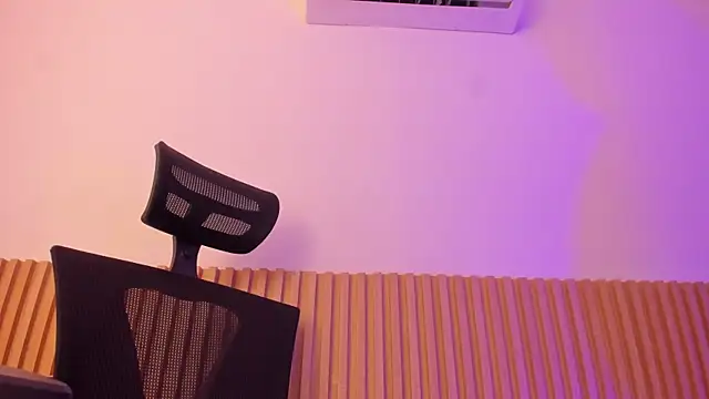 OliviaSweett online show from November 2025 07:07:02 PM