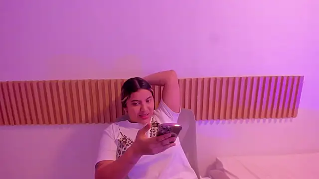 OliviaSweett online show from July 2026 07:33:01 PM