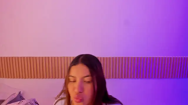 OliviaSweett online show from November 2025 07:14:01 PM