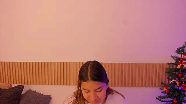 OliviaSweett online show from November 2025 06:52:02 PM