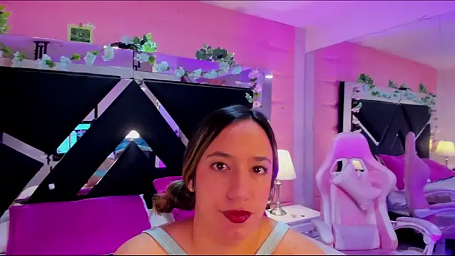 LilaRoussexx online show from November 2025 04:22:01 PM