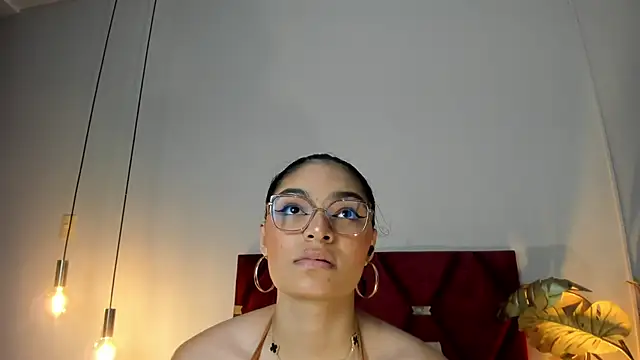 Snapshot of LunaAspen_ chatting on November 2025 05:57:01 PM LunaAspen online show from November 2025 05:57:01 PM