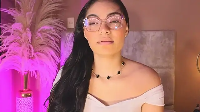 LunaAspen  online show from April 2026 05:52:01 PM