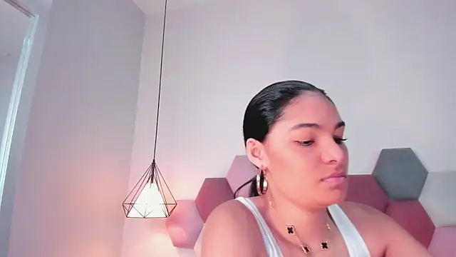 Snapshot of LunaAspen_ chatting on November 2025 05:45:02 PM LunaAspen online show from November 2025 05:45:02 PM