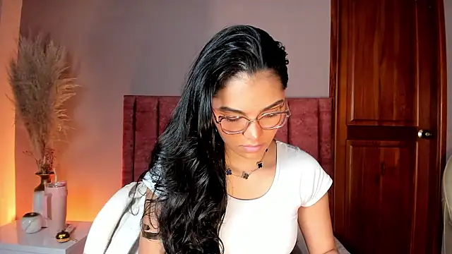 LunaAspen  online show from March 2026 05:50:01 PM