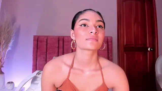 LunaAspen  online show from February 2026 06:03:01 PM