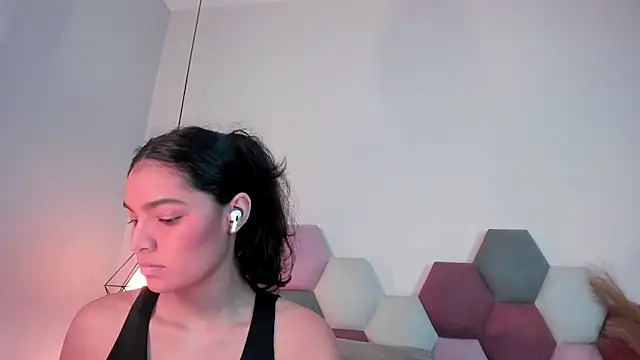 Snapshot of LunaAspen_ chatting on December 2025 06:01:02 PM LunaAspen online show from December 2025 06:01:02 PM