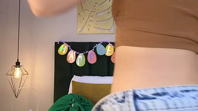 LunaAspen  online show from April 2026 06:05:01 PM