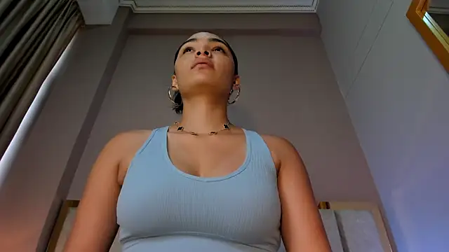 Snapshot of LunaAspen_ chatting on November 2025 05:50:01 PM LunaAspen online show from November 2025 05:50:01 PM