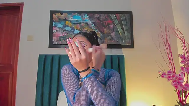 Snapshot of LunaAspen_ chatting on October 2025 06:01:02 PM LunaAspen online show from October 2025 06:01:02 PM