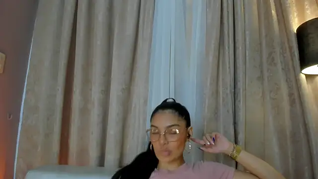 Snapshot of LunaAspen_ chatting on November 2025 05:57:01 PM LunaAspen online show from November 2025 05:57:01 PM